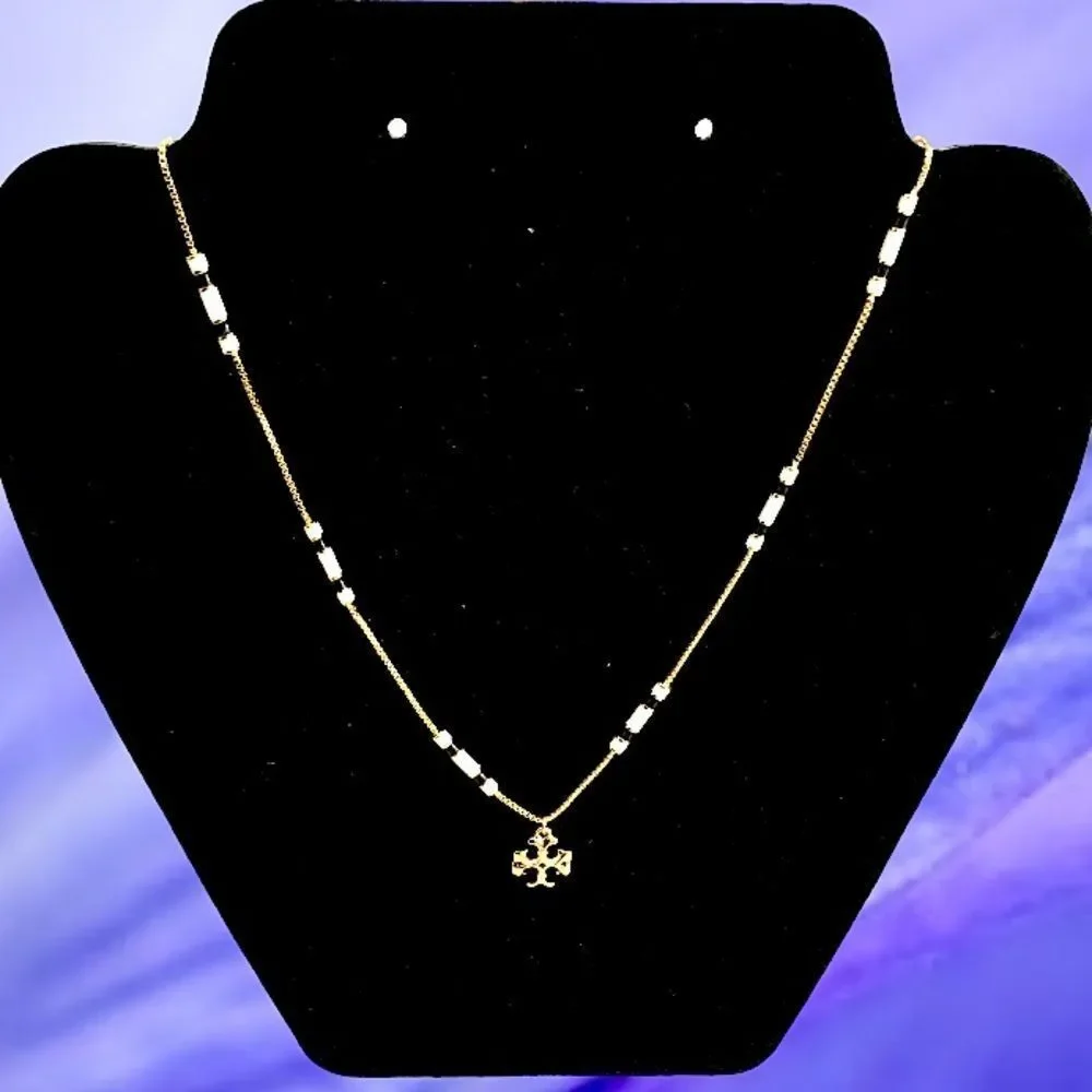 TORY BURCH 18K GOLD KIRA LOGO NECKLACE WHITE AND BLACK